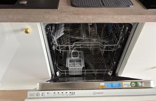 La Courneuve Apartment | Agréable 3 pièces - 8P - Parking - Séjour idéal Paris Proche Gare