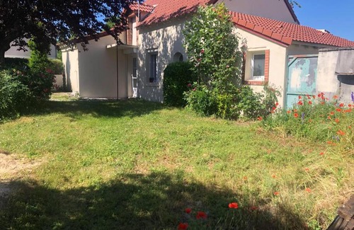 Romorantin-Lanthenay House | Agréable maison climatisée avec cour