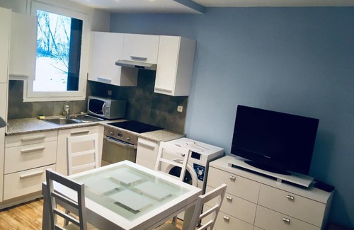 Bagneres-de-Luchon Apartment | Agréable studio neuf avec vue + parking gratuit