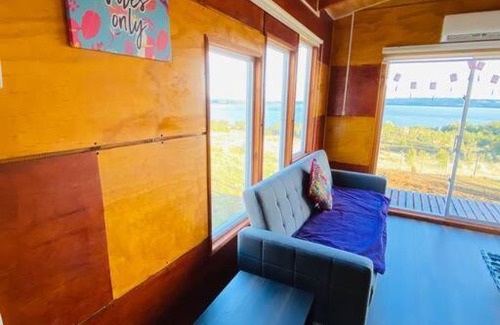 Quellon House | Agradable cabaña, con vista al mar y cordillera