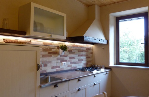 Camporotondo di Fiastrone Apartment | Agriturismo Al Respiro nel Bosco, apartment "Le Ginestre"