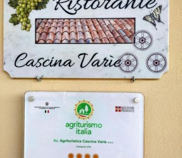 Castagnito House | Agriturismo Cascina Varìe