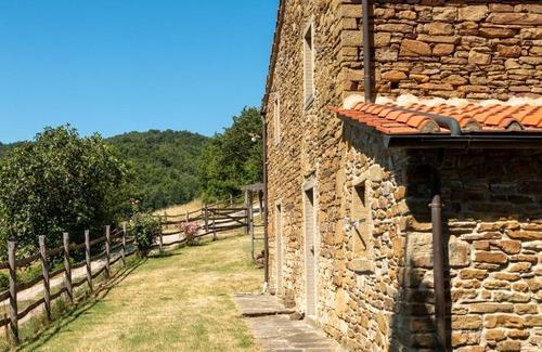Arezzo House | Agriturismo con piscina in Toscana, Tribbiano