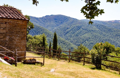 Arezzo House | Agriturismo con piscina in Toscana, Tribbiano