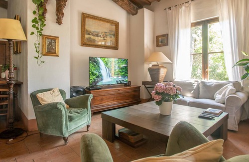 Pescia Fiorentina Apartment | Agriturismo 'Del Fiume' with Garden & Wi-Fi