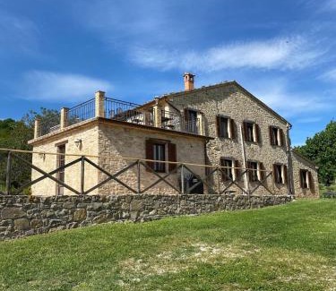 Cingoli Bed & Breakfast | Agriturismo Fontelini