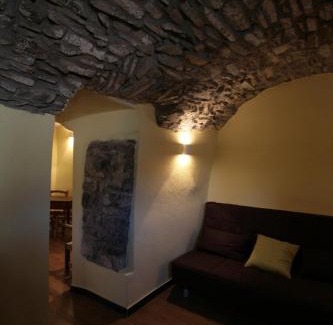 Montale-Serra-Piazza House | Agriturismo Giumin