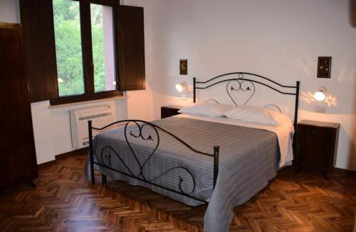 Castelraimondo House | Agriturismo Il Colle Del Contadino