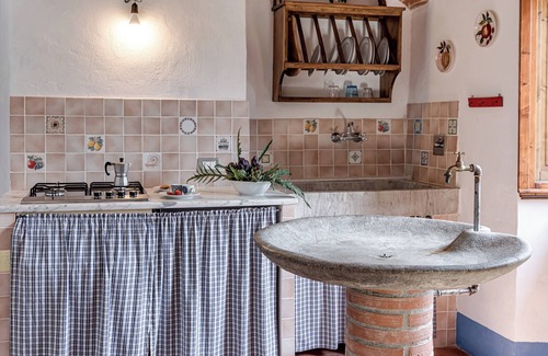 Dicomano House | Agriturismo 'La Casa Di Colle' with Mountain View and Shared Garden