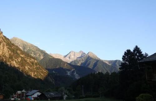 Brusson House | Agriturismo Les Hiboux