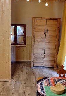 Lubomierz Apartment | Agroturystyka Zielony Domek - Apartament na wyłączność, slow life, staw, oswojone zwierzęta gospodarskie, posiłki z własnych eko produktów