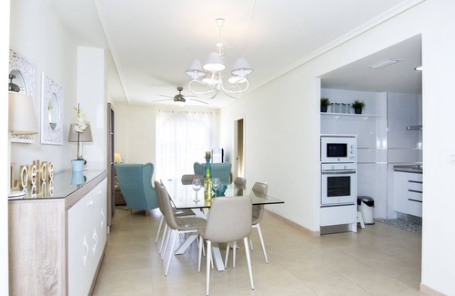 Aguilas Apartment | Águilas Playa Colonia Spacious and Centrally Located Parking Lot