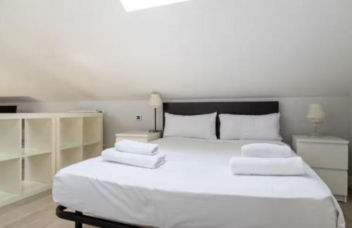 Guindalera Apartment | AH- Descubre Madrid desde un ático con estilo acogedor