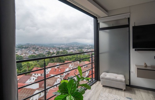 Pereira House | |Ahead| Minimalist Loft near the airport + AC