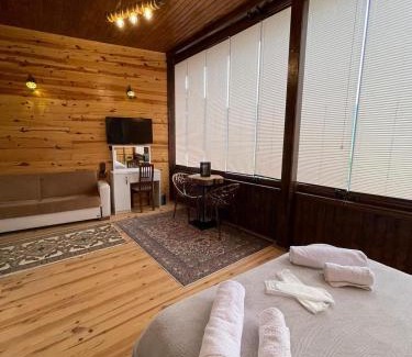 Arakli Bed & Breakfast | AHO 103 dağ manzaralı oda