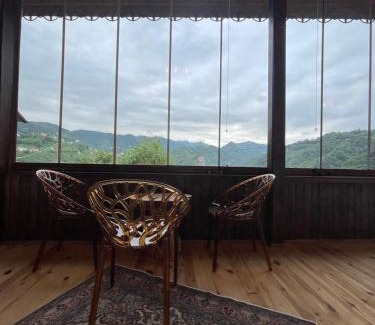 Arakli Bed & Breakfast | AHO 103 dağ manzaralı oda