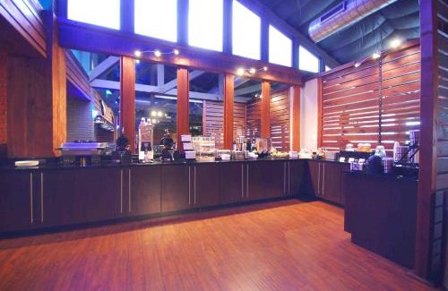 Greater South River City Hotel | Aiden Austin City Hotel
