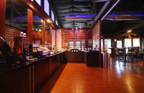Greater South River City Hotel | Aiden Austin City Hotel