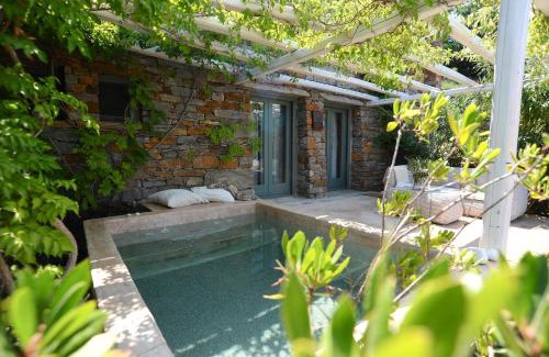 Vourkari Hotel | Aigis Suites Kea