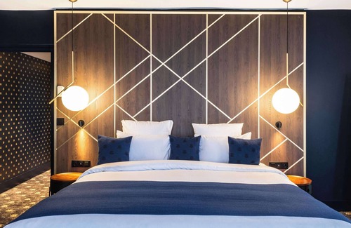 Fontainebleau Hotel | Aigle Noir Hotel Fontainebleau - MGallery Collection