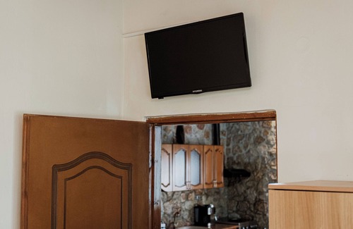 Drepano House | Aigli Private Villa for 4 persons | Pool & Outdoor Jacuzzi 5 mins from Nafplio