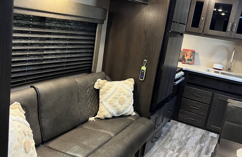 East Tampa House | Aileen Camping Space