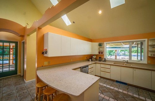 Kaslo House | Ainsworth Lakefront Getaway