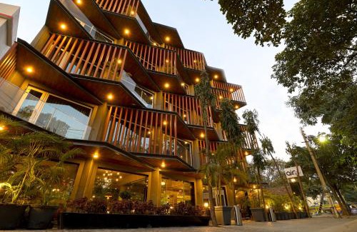 DLF City Hotel | AIR by Ahuja Residences