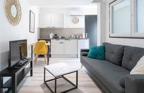 Cœur de Ville Apartment | Air-cond duplex apartment in the city center