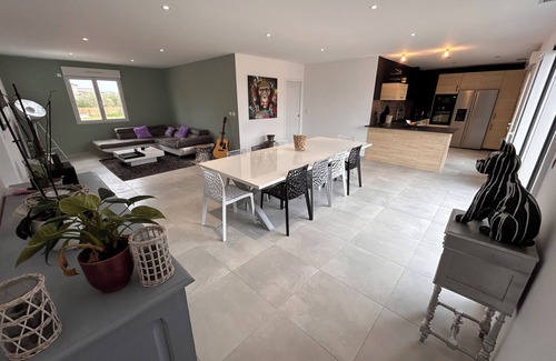 Rousson House | Air-conditioned villa with private pool