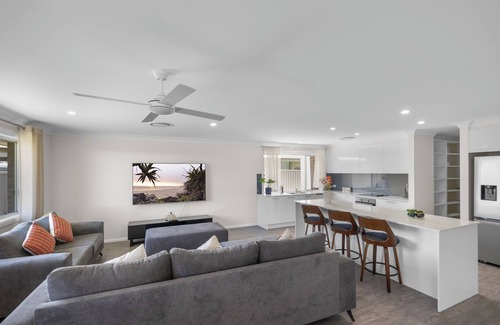 South West Rocks House | Air Conditioning * Secured Parking * BBQ * No Linen