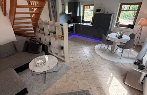Horn Apartment | Air-conditioned, freshly renovated maisonette apartment + wallbox (perfect location in Horn)