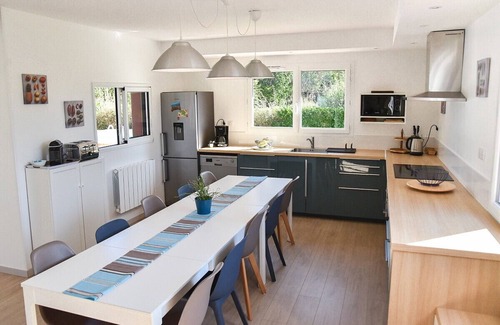 Saint-Jean-de-Luz House | Air-conditioned house for 12 people with swimming pool in Saint Jean De Luz