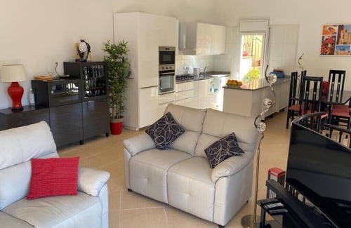 Sa Riera Villa | Air conditioned 4 Bedroom, 4 Bathroom villa. Walkable to the Beach