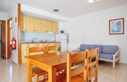 Cala Ferrera Apartment | Air-Conditioned Apartment with Pool, Wi-Fi, Balcony and Close to the Beach