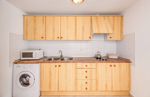 Cala Ferrera Apartment | Air-Conditioned Apartment with Pool, Wi-Fi, Balcony and Close to the Beach
