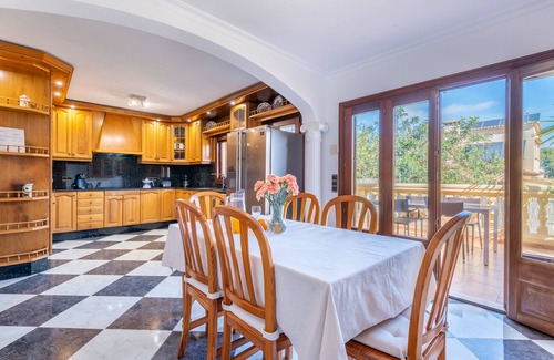 Pedruscada Villa | Air-Conditioned Country House with Wi-Fi, Pool, Garden, Terrace & Balcony