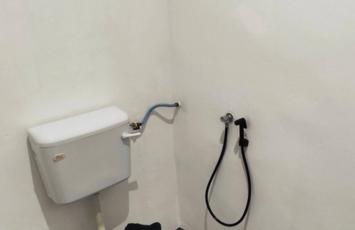 Taman Ara House | Air-conditioned with private bathroom. Basic room with bargaining price. Penang