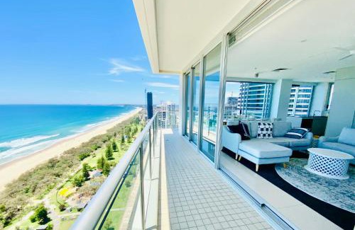 Broadbeach Apartment | Air on Broadbeach Beachfront 2Level stunning apartment with 180 degree views