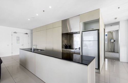 Broadbeach Apartment | Air on Broadbeach-Lvl19 in the Heart of Broadbeach