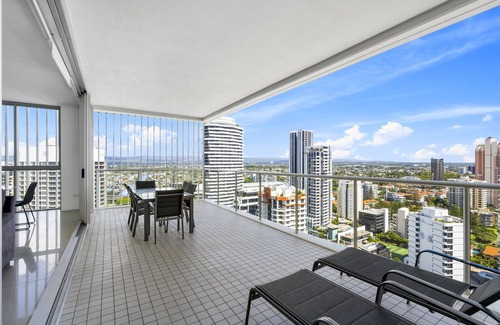 Broadbeach Apartment | Air on Broadbeach-Lvl19 in the Heart of Broadbeach