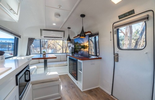 Prescott House | Air Village Creekside Unit #3