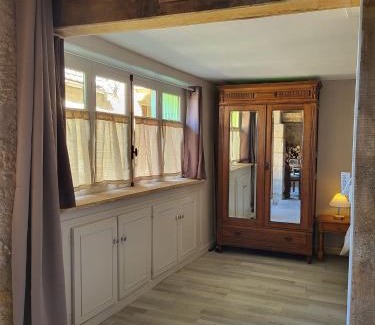 Couze-et-Saint-Front House | Airbnb: Vieilles Pierres et Rivière en Périgord