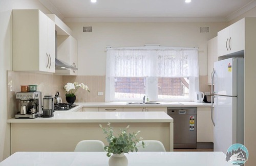 Denistone House | Aircabin - Denistone - 3 Beds Lovely House