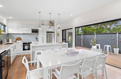 Aireys Inlet House | Aireys Delight a stunning beach house with gorgeous views to Aireys Inlet Lighthouse