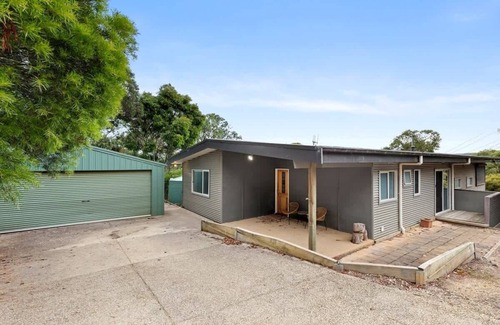 Aireys Inlet House | Aireys Tranquillity I 2 Living Rooms I Bush Views