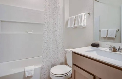 Vista Del Pueblo Other | Airport, COTA, and Tesla Home In S Downtown Austin