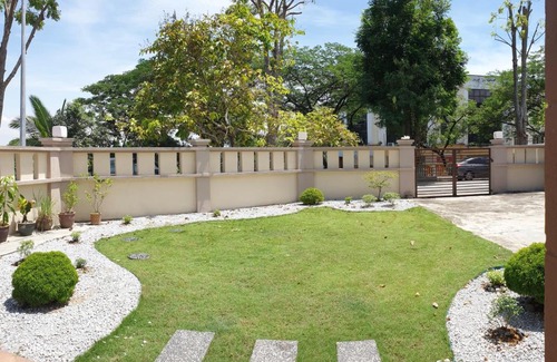 Shah Alam Villa | Airport Garden Stay #corner hoise 5 rooms #free wifi #parking #tv chanel