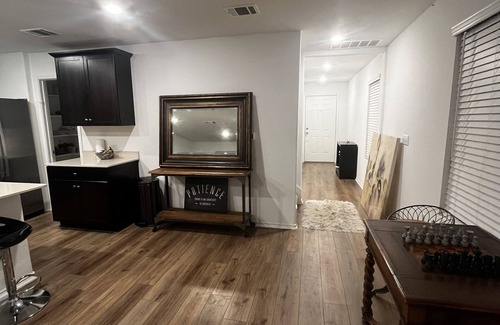 Stony Ridge North House | Airport Hideout