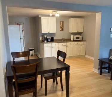Terra Nova Apartment | Airport Manor Unit 1 - 2 Bedroom Apartment